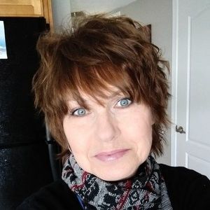 Meet your Posher, Debbie